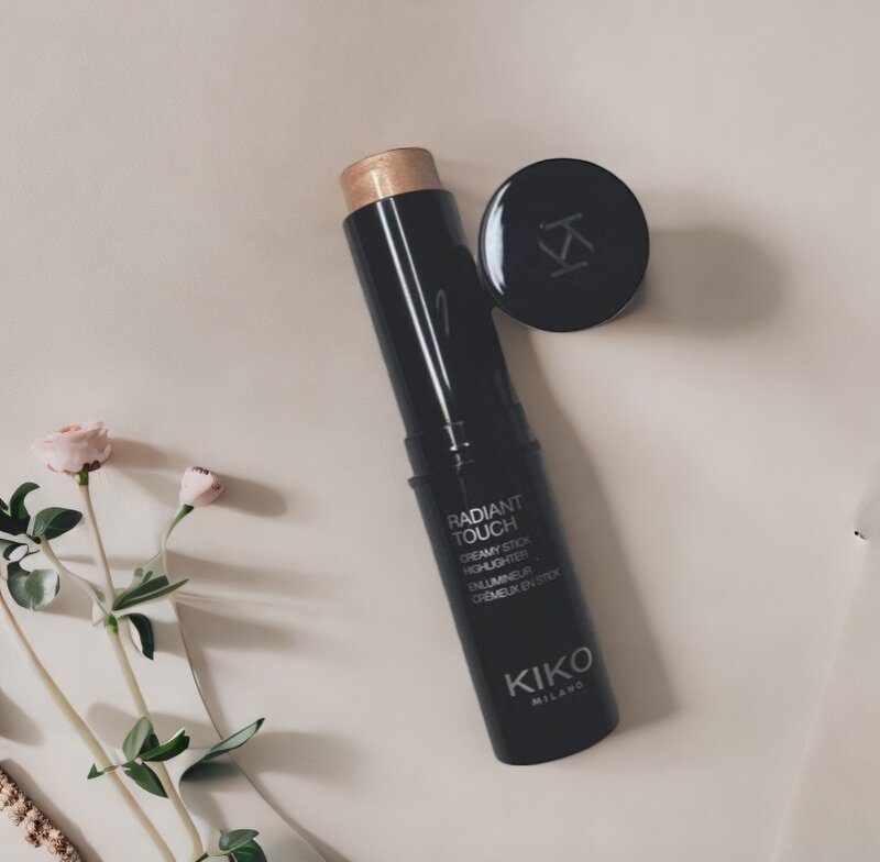 KIKO Milano Radiant Touch Creamy Stick Highlighter 102, Stick Enlumineur.
