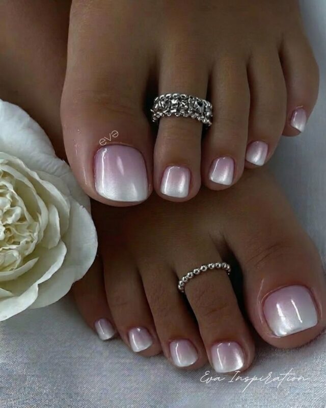 babyboomer rose nacre ongle pied ete tendance