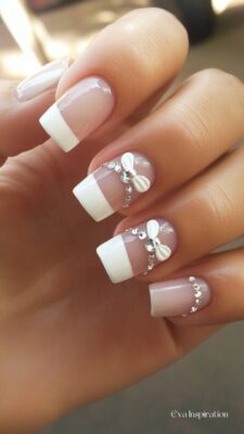 french-manucure-REVISITER-MODERNE-DIAMAND-NOEUD.