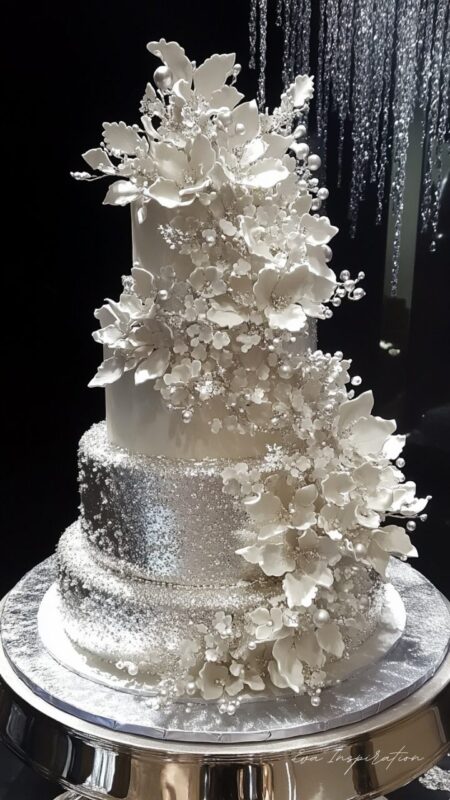 gateau-mariage-blanc-et-argent-hiver