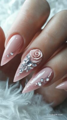 manucure ongle ete 2025 tendance