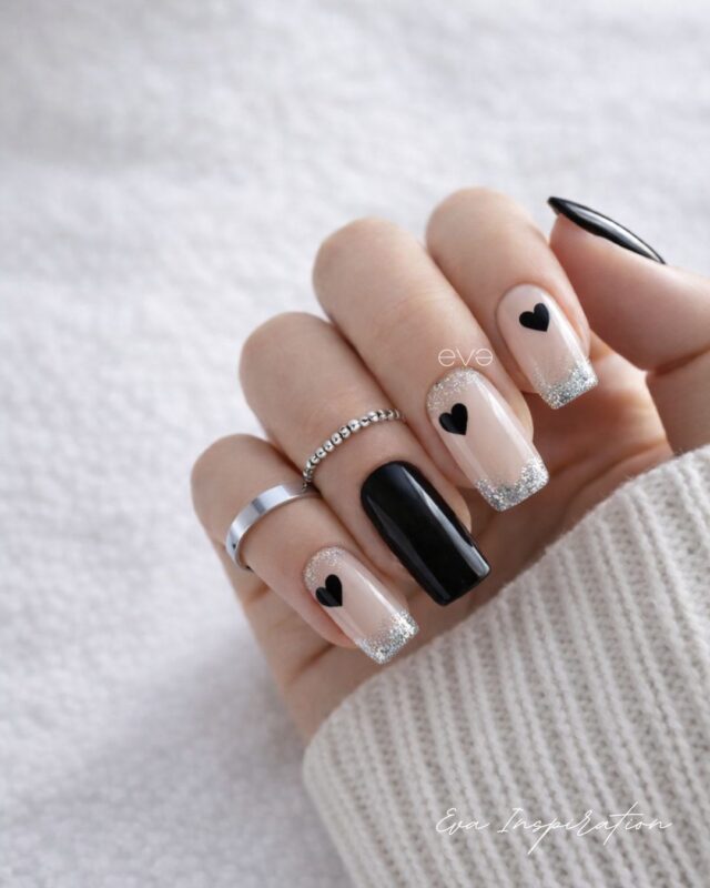 ongle saint valentin noir et argent french revisite paillette